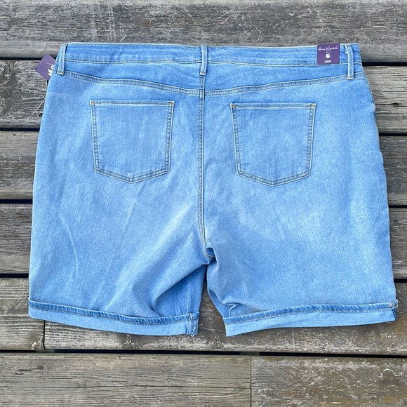 NWT Gloria Vanderbilt Morocco Mid Rise Bermuda Denim Shorts - Picture 5 of 7